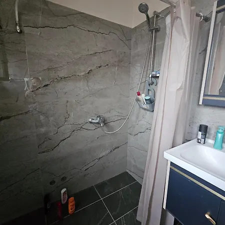 Kristina Apartament Librazhet
